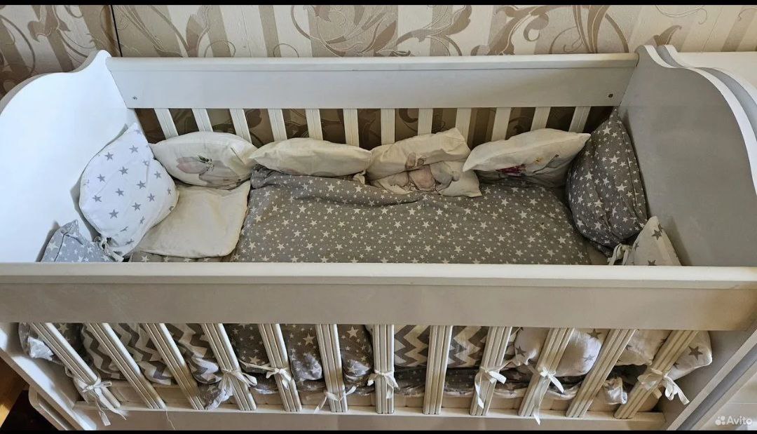 Продам детскую кроватку с маятником - Товары для детей в Симферополь